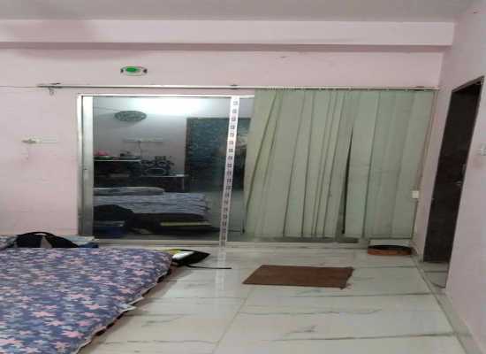 নিচতলায় একটি ফ্ল্যাট ভাড়া দেয়া হবে